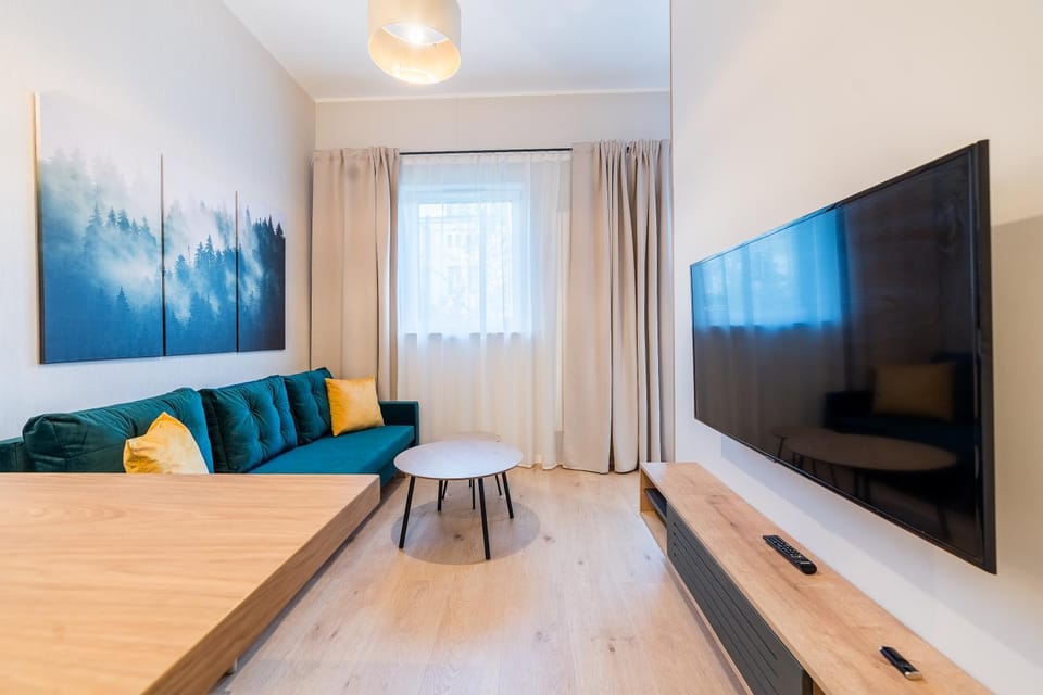 Communal lounge/ TV room, TV and multimedia, Living room, Seating area, Evening entertainment