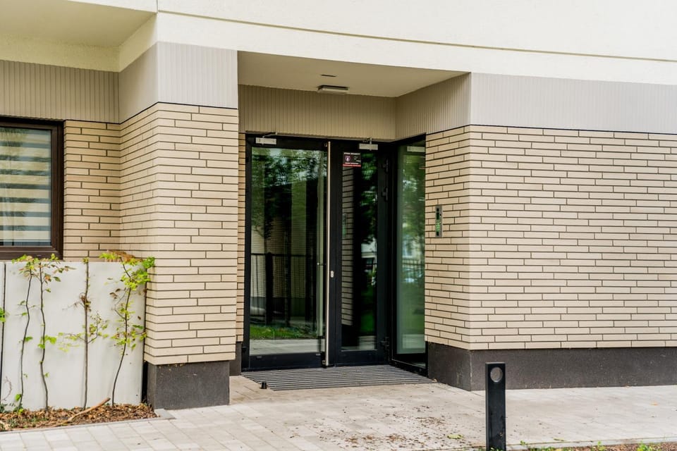 Property building, Facade/entrance