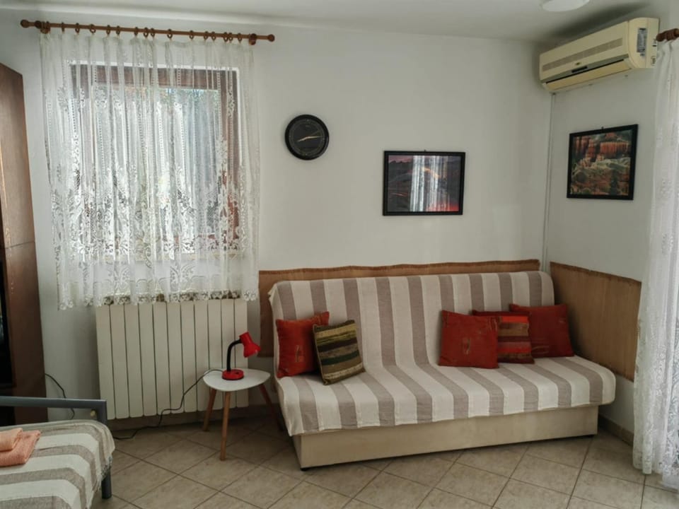 Living room, air conditioner