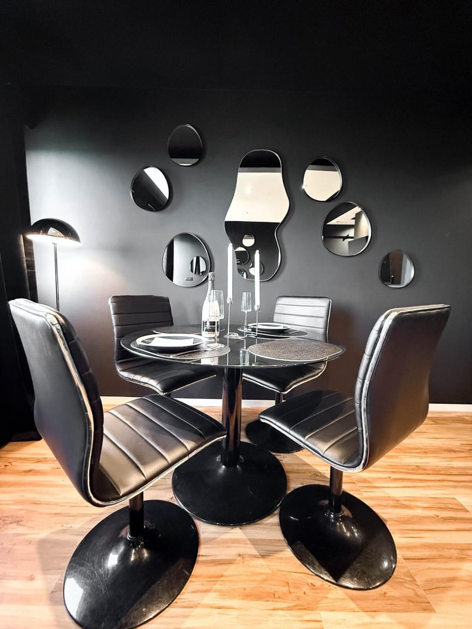 Living room, Seating area, Dining area