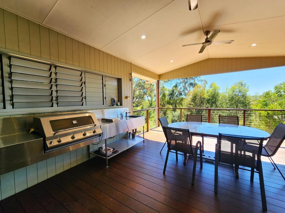 Patio, Day, Natural landscape, BBQ facilities, View (from property/room), Dining area