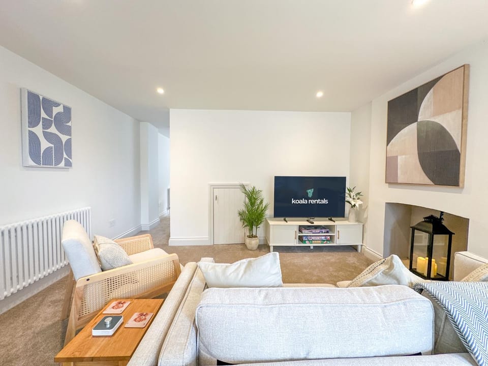 TV and multimedia, Living room, Seating area
