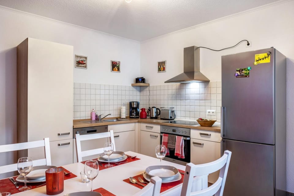 Property building, Kitchen or kitchenette, Living room