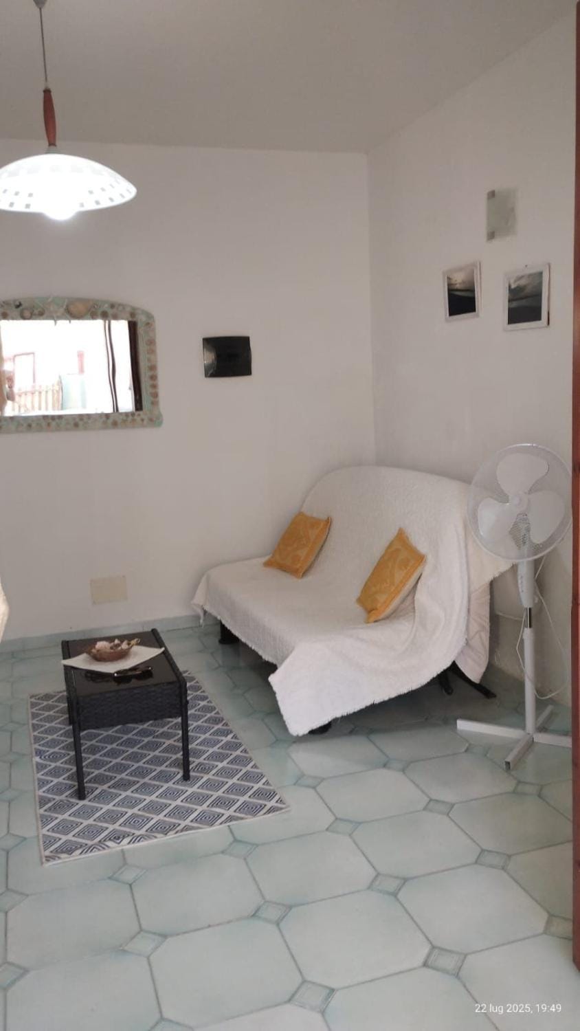 Bed, Living room