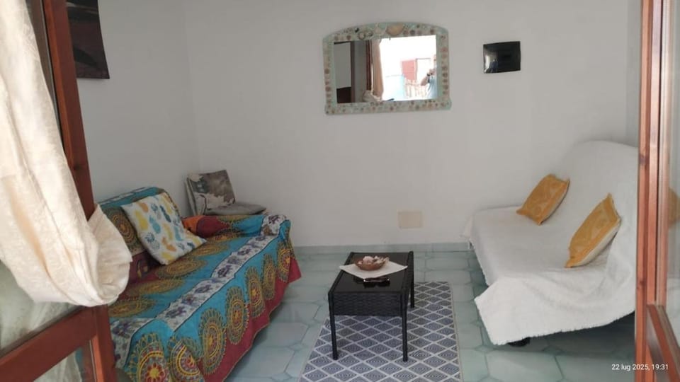 Bed, Living room