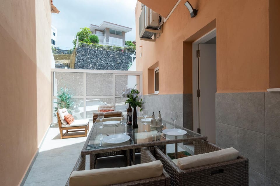 Tranquil 2 Bedroom Apartment Central Location Apartment in Costa Adeje
