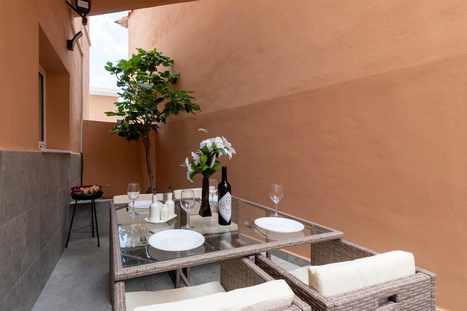 Tranquil 2 Bedroom Apartment Central Location Apartment in Costa Adeje