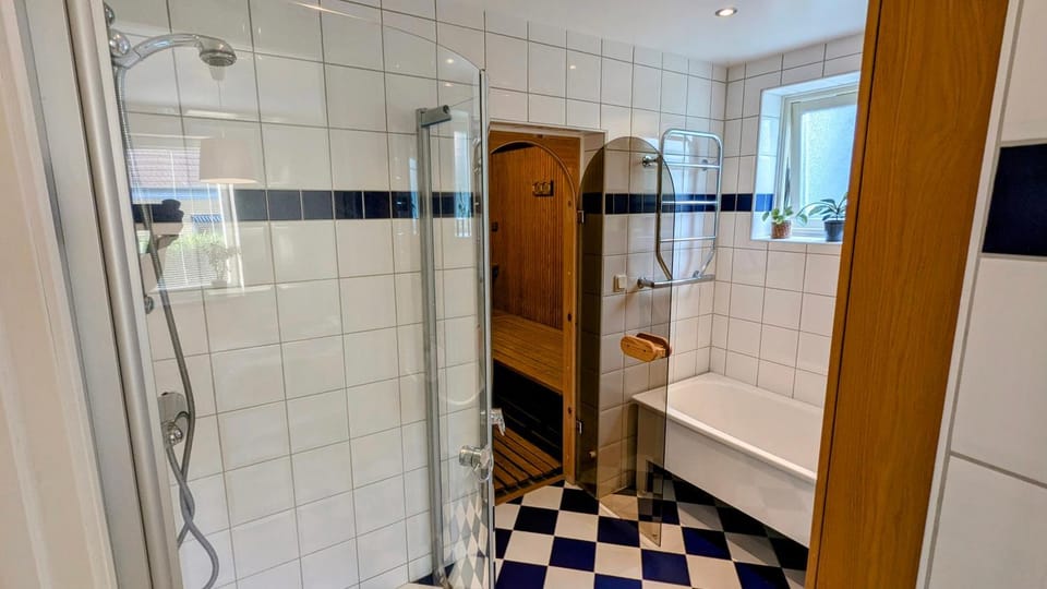 Shower, Bathroom, towels