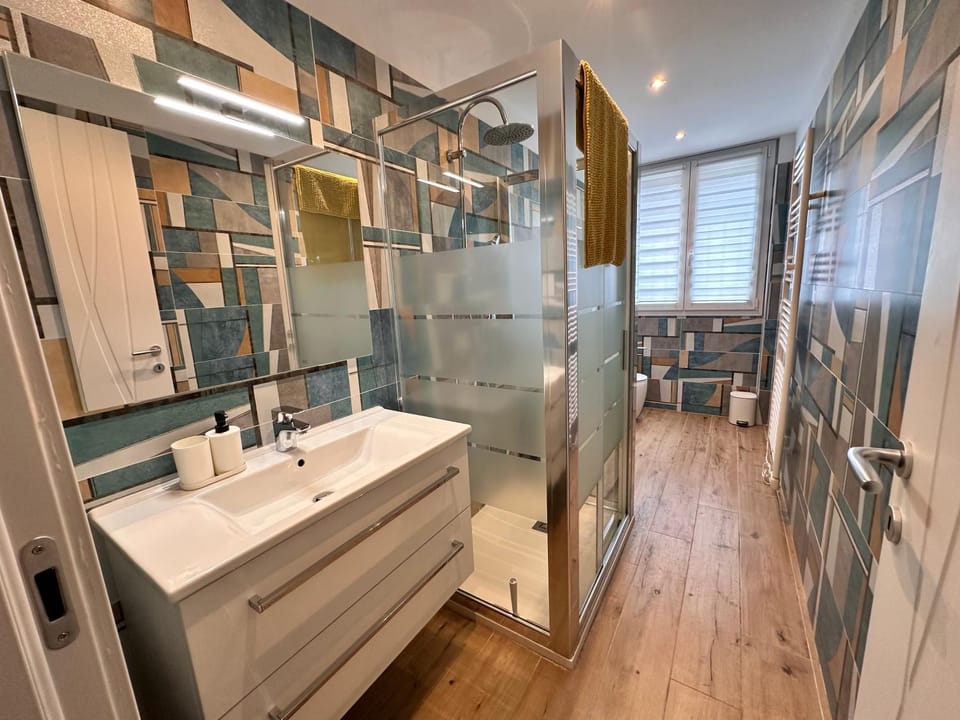 Shower, Bathroom