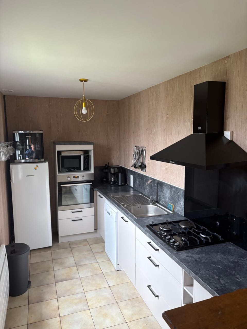 Kitchen or kitchenette, dishwasher, minibar, oven, pet friendly, stove, toaster