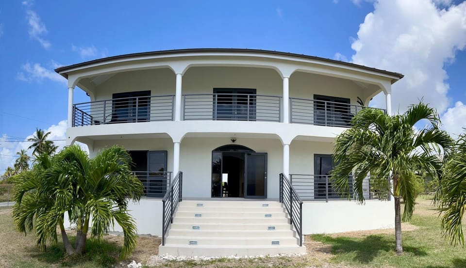 Property building, Garden, Balcony/Terrace