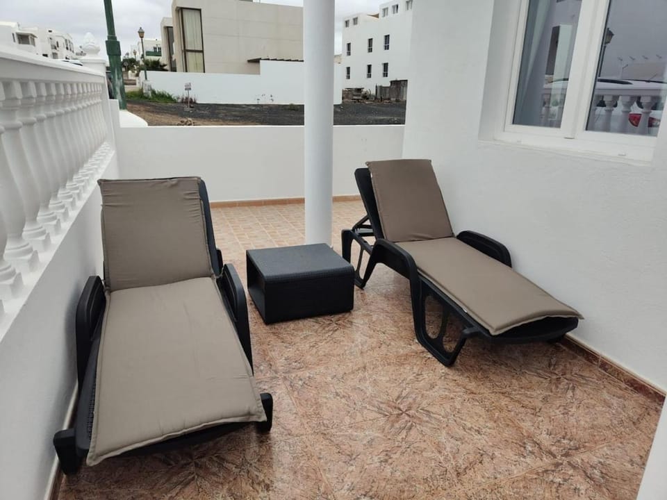 Balcony/Terrace, sunbed