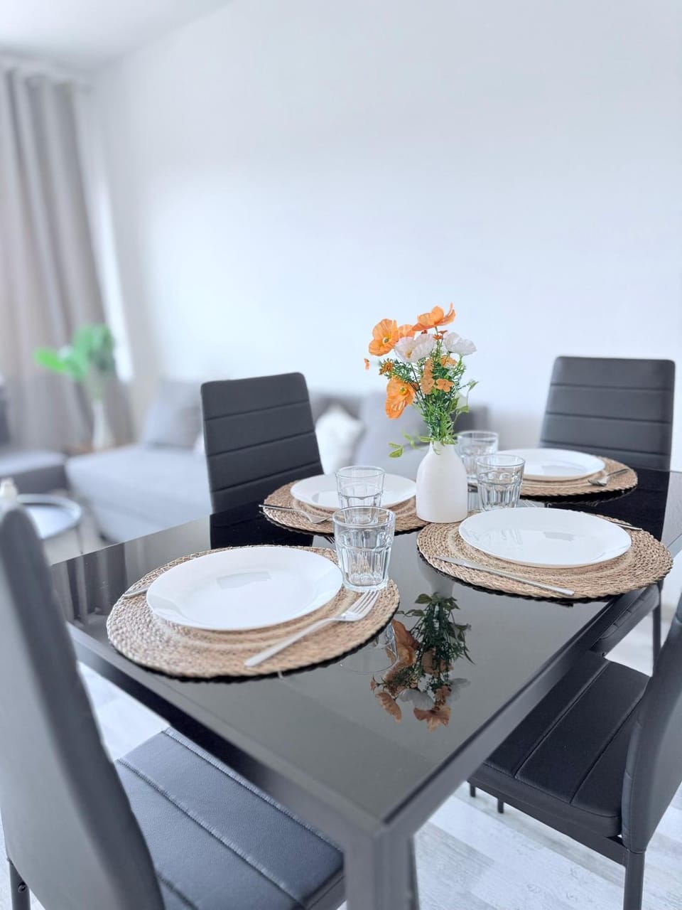 Living room, Seating area, Dining area