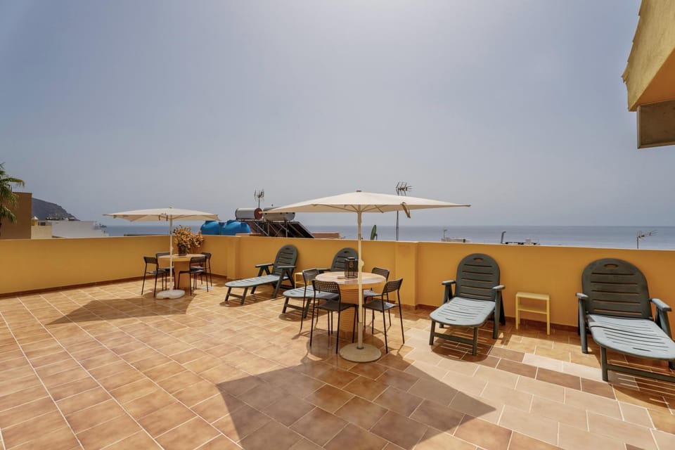 Property building, Balcony/Terrace, Living room