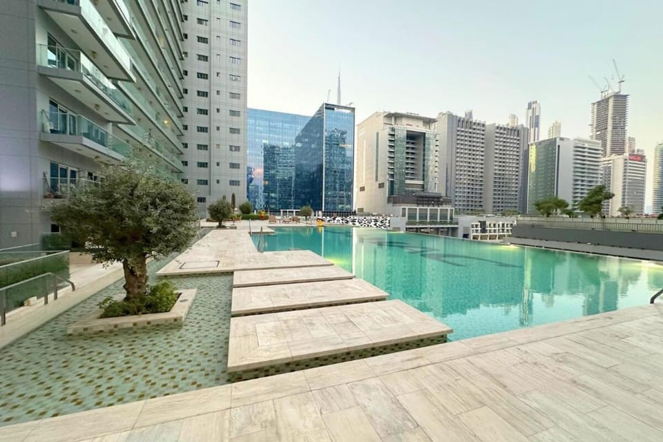 Stunning Burj Views Studio Mins to Dubai Mall 603 Apartment in Dubai
