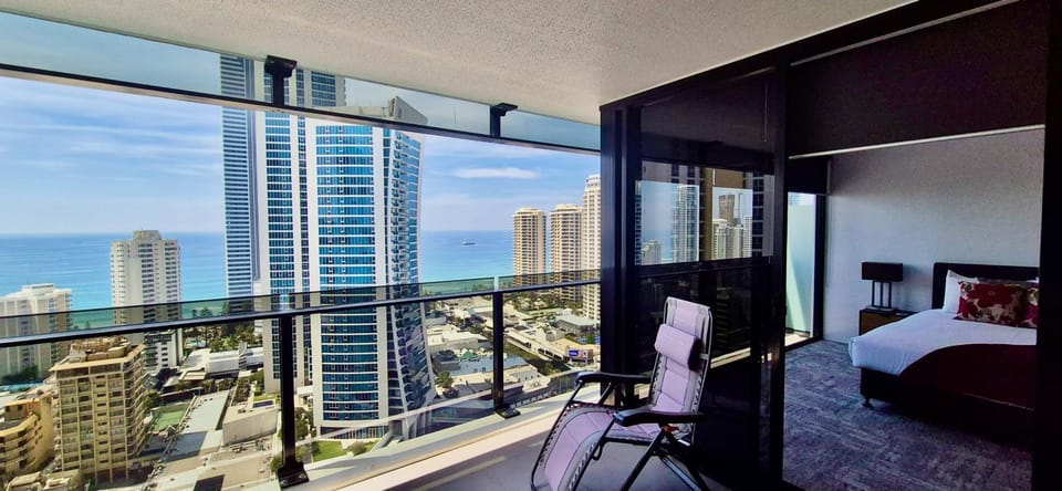 View (from property/room), Balcony/Terrace, Bedroom