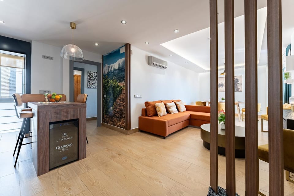 TV and multimedia, Living room, Dining area, air conditioner
