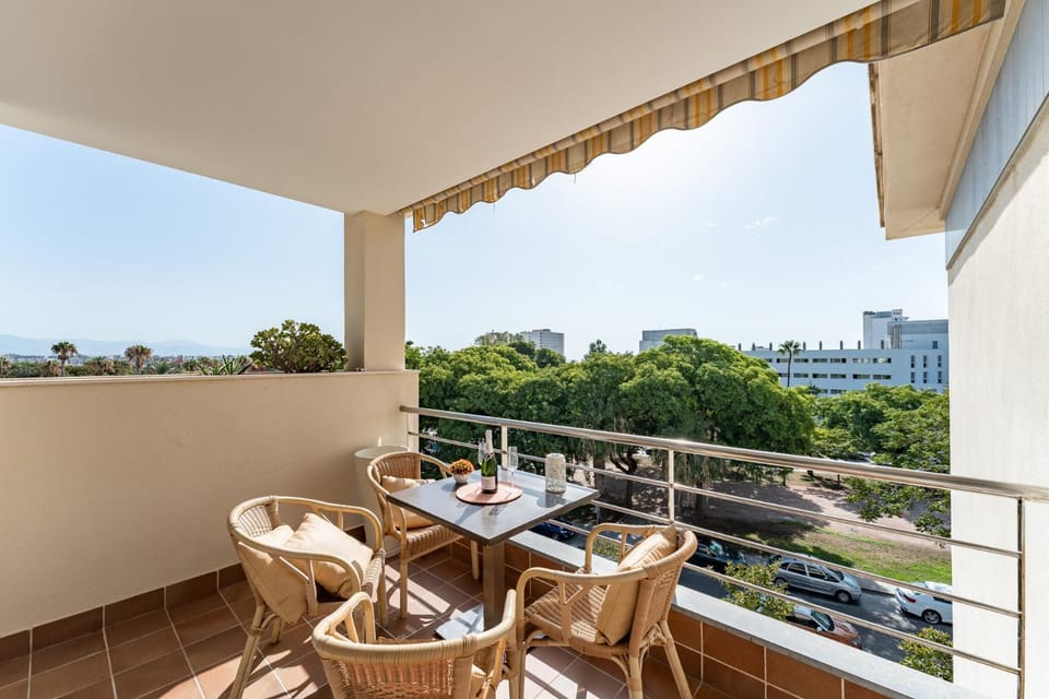 Day, View (from property/room), Balcony/Terrace, Balcony/Terrace, Dining area