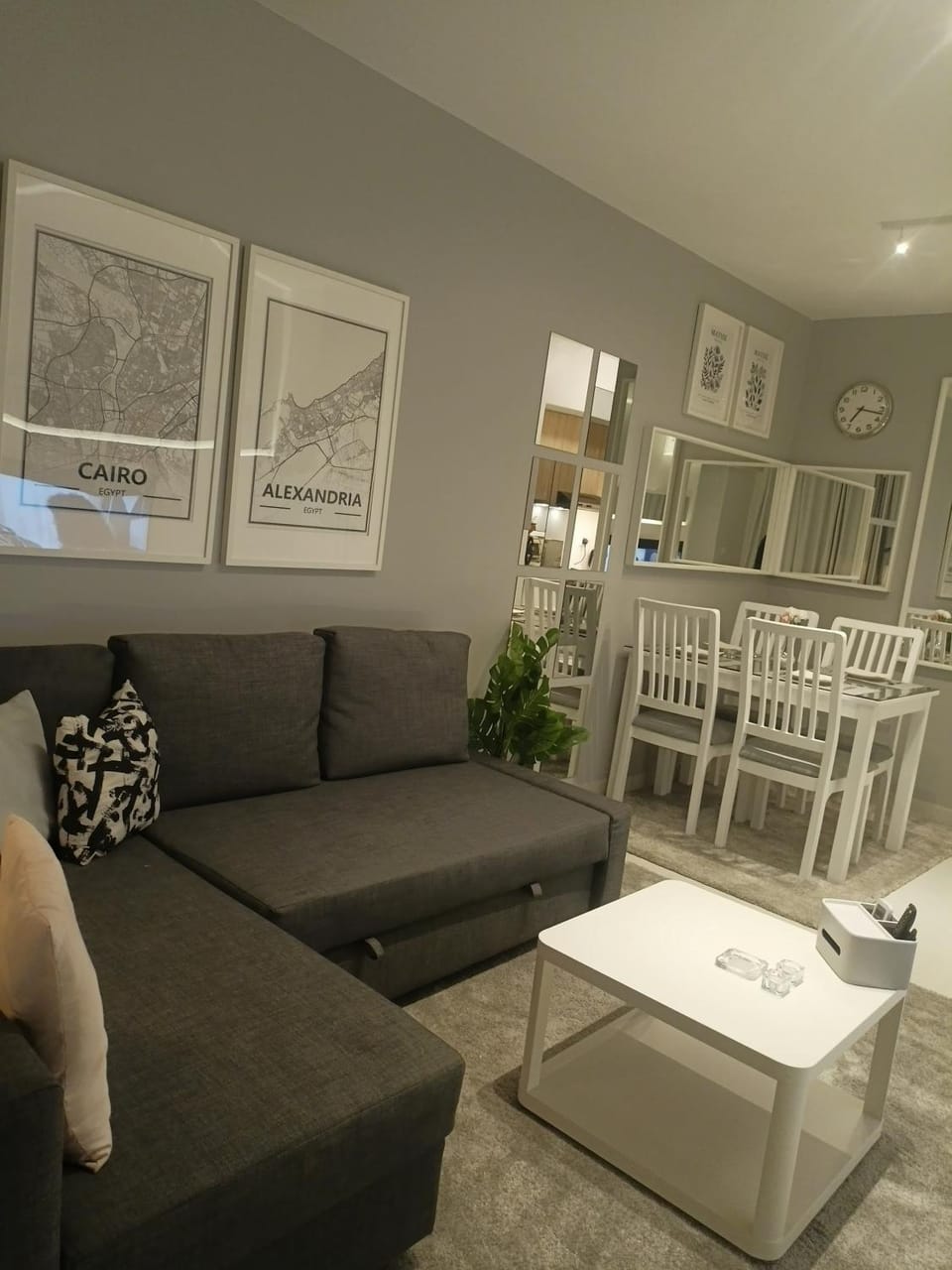 Living room, Seating area, Dining area