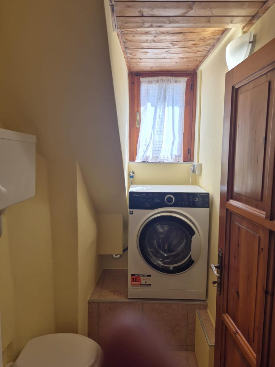 Bathroom, washing machine