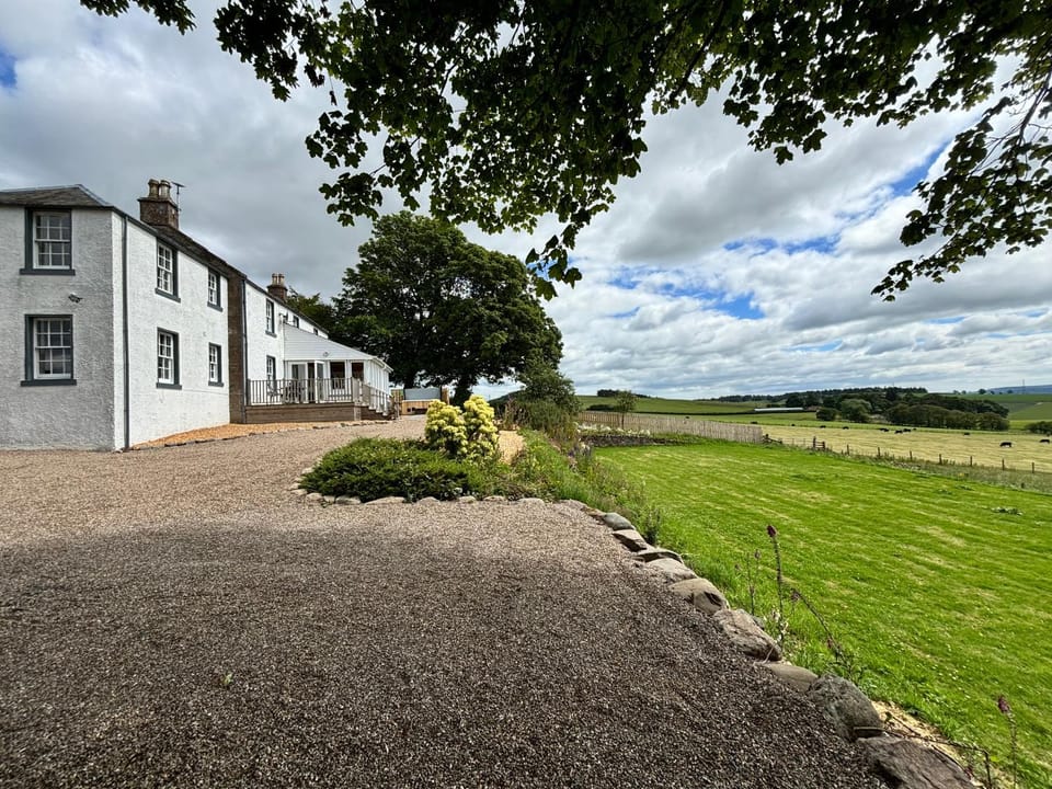 Property building, Natural landscape, Garden
