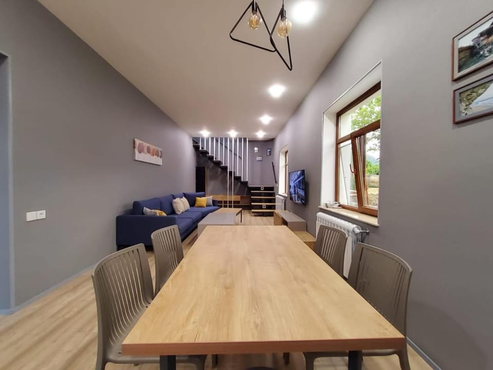 Living room, Seating area, Dining area