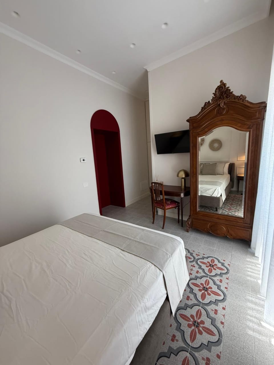 Domus RAFFAELE House in Naples