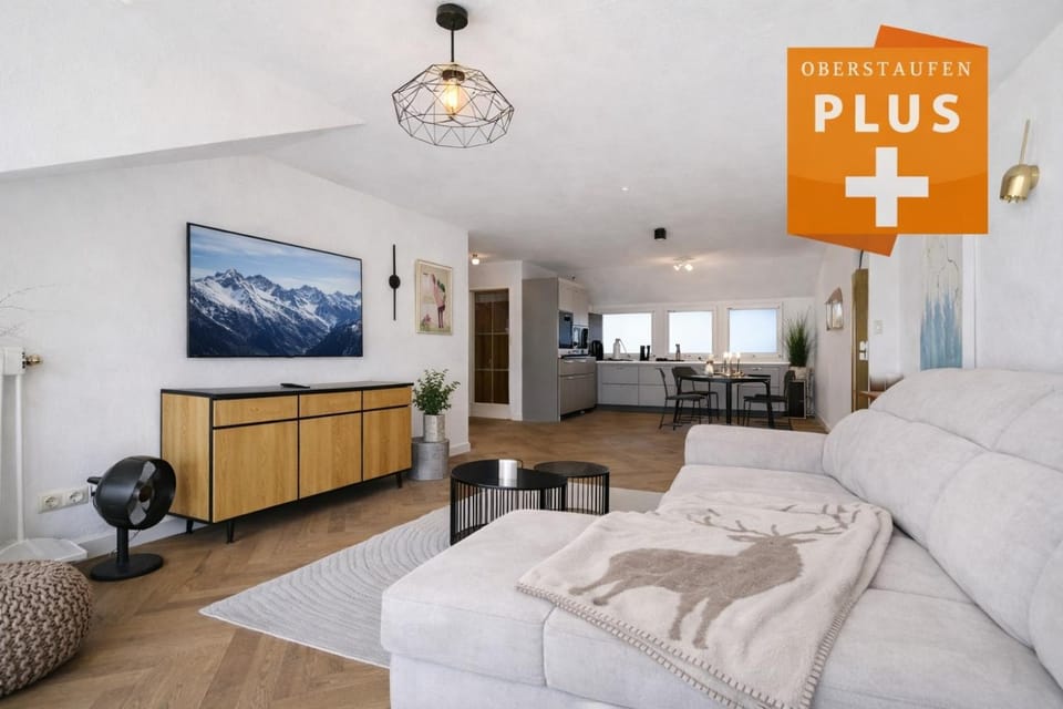 TV and multimedia, Kitchen or kitchenette, Living room, Seating area