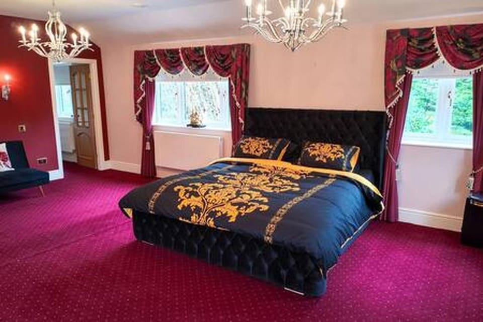 Bed, Decorative detail, Bedroom