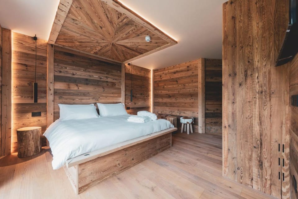 Bed, TV and multimedia, Photo of the whole room, Bedroom, wardrobe