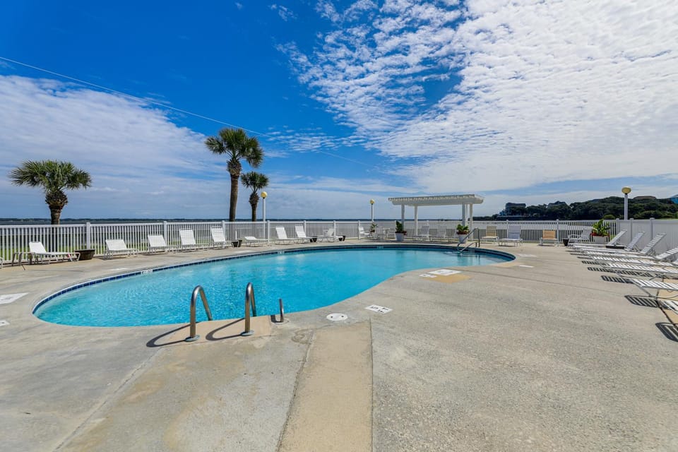Marina Views, Walk to Beach: Atlantic Beach Condo! House in Indian Beach