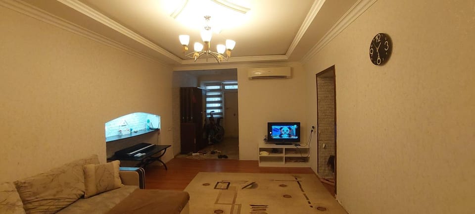 TV and multimedia, Living room, Seating area, air conditioner