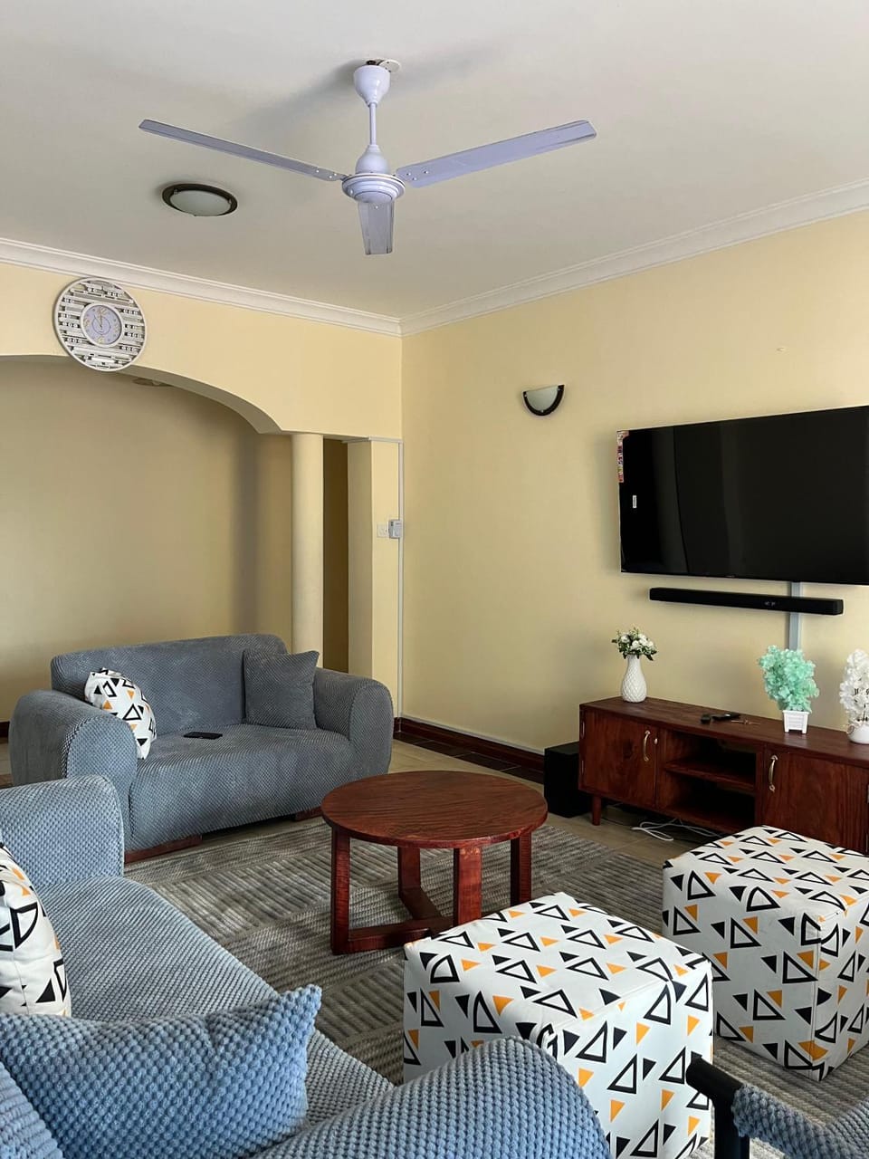 Communal lounge/ TV room