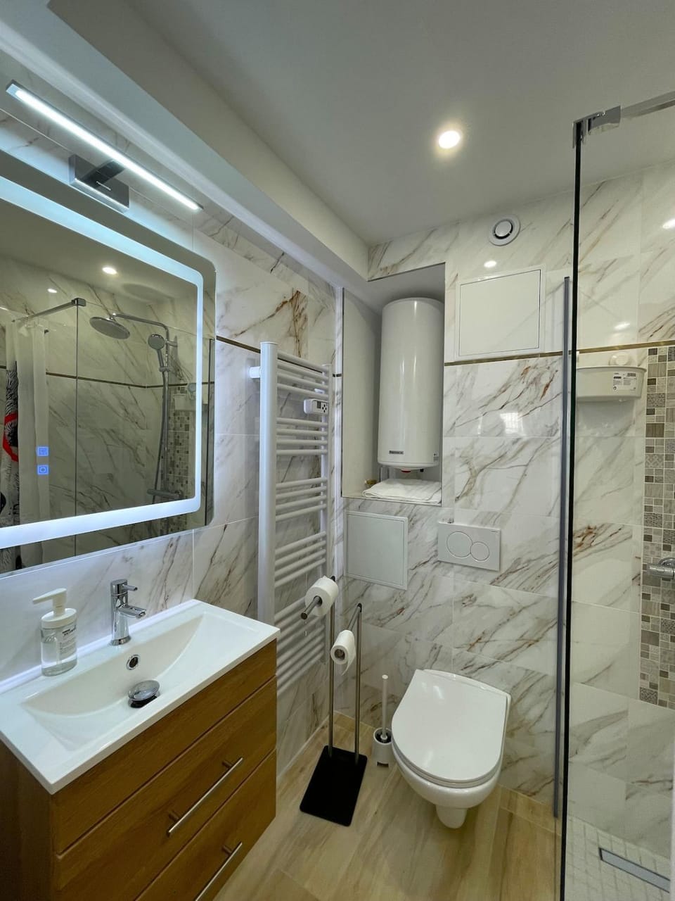 Studio spacieux avec terrasse privée, clim et parking payants Apartment in Île-de-France