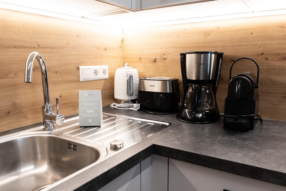 Coffee/tea facilities, toaster