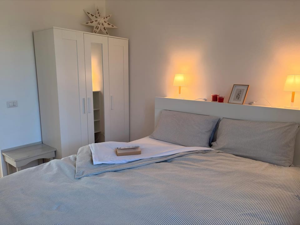 Bed, Bedroom, wardrobe
