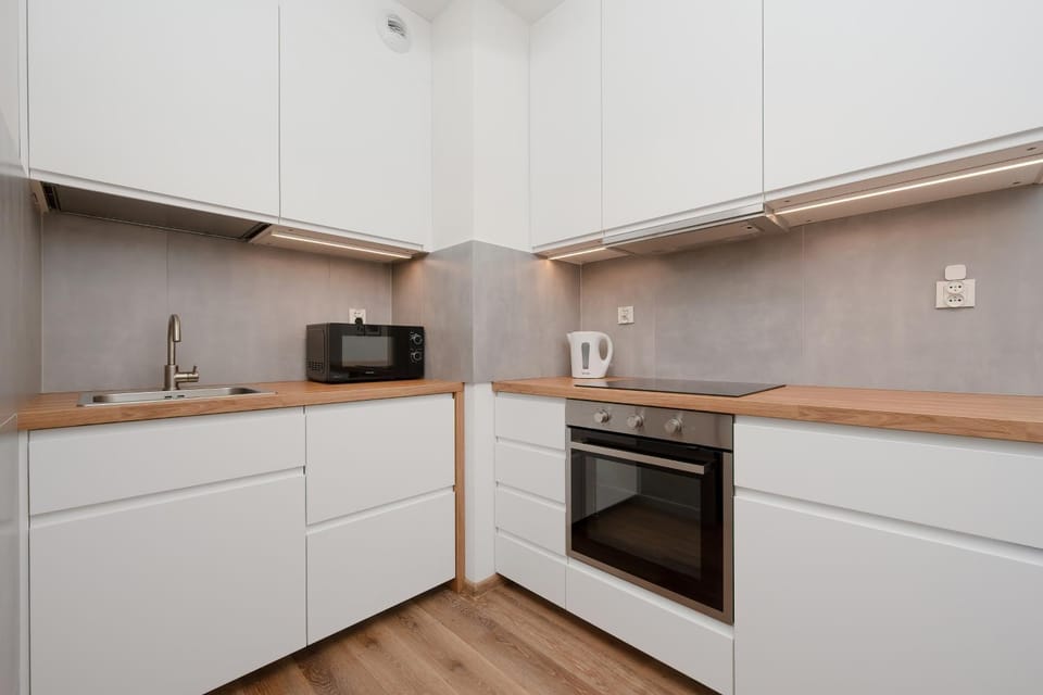Coffee/tea facilities, Kitchen or kitchenette, dishwasher, stove