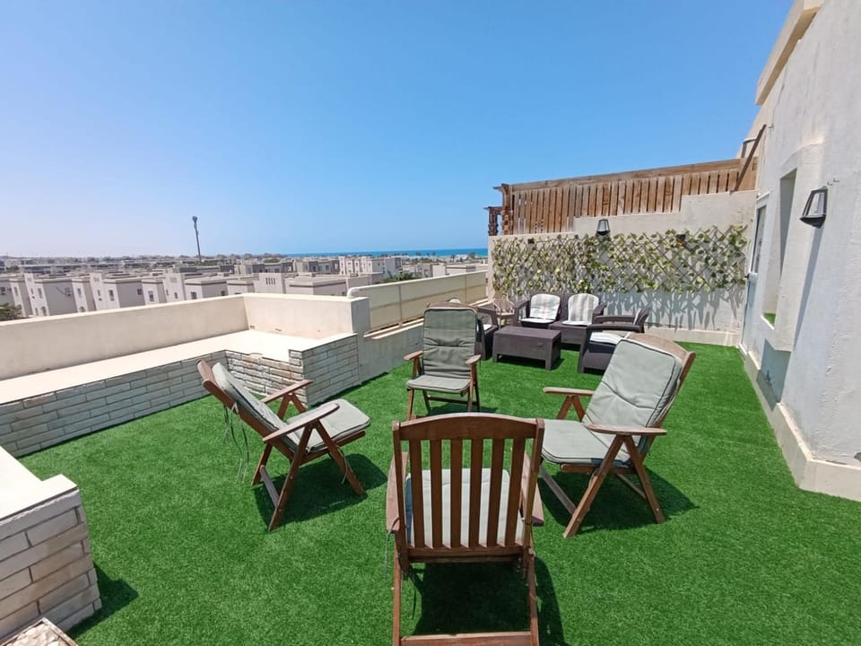 2BR Amwaj Penthouse Full AC Beach Haven Apartment in Egypt