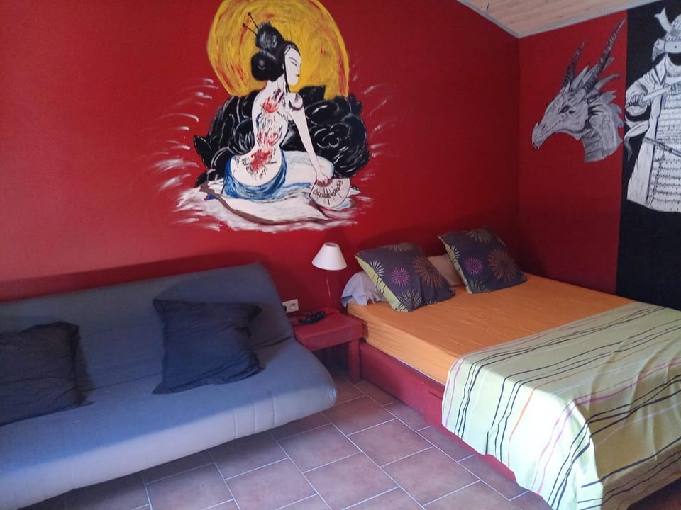 Le Val des Nymphes Petit déj compris, piscine, parking Vacation rental in Provence-Alpes-Côte d'Azur