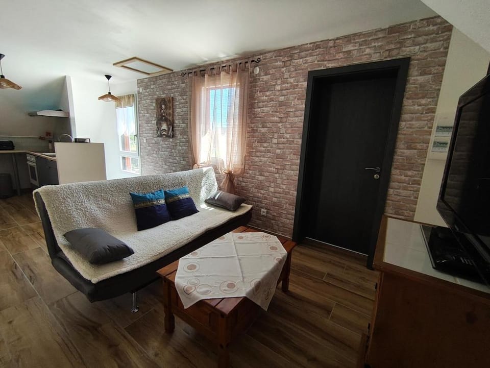 TV and multimedia, Seating area