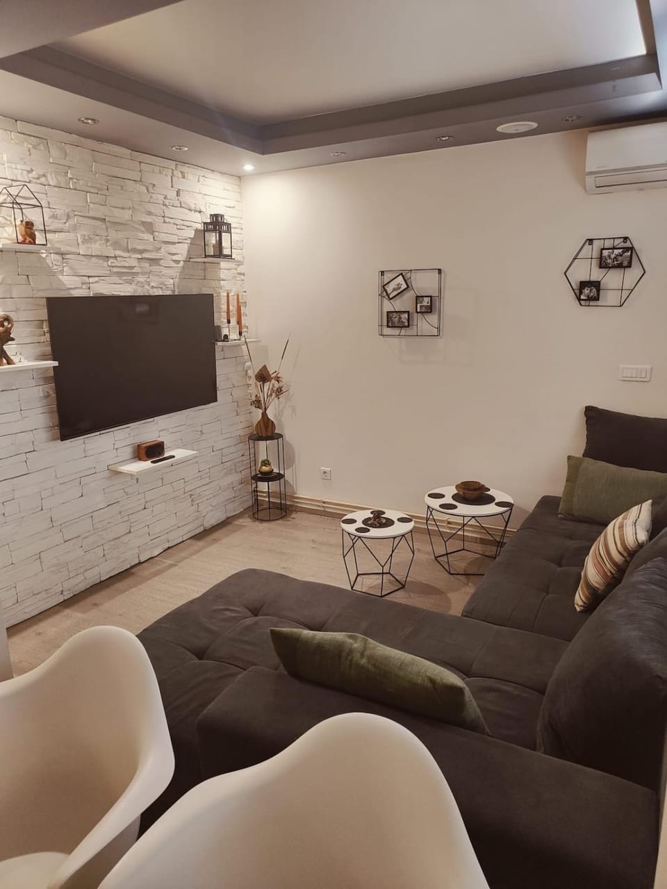 TV and multimedia, Living room, Seating area