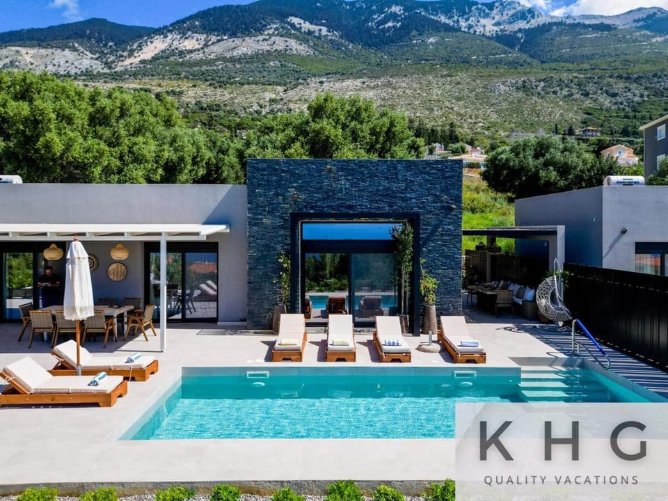 Villa Peristeri in Lourdata village! Villa in Cephalonia