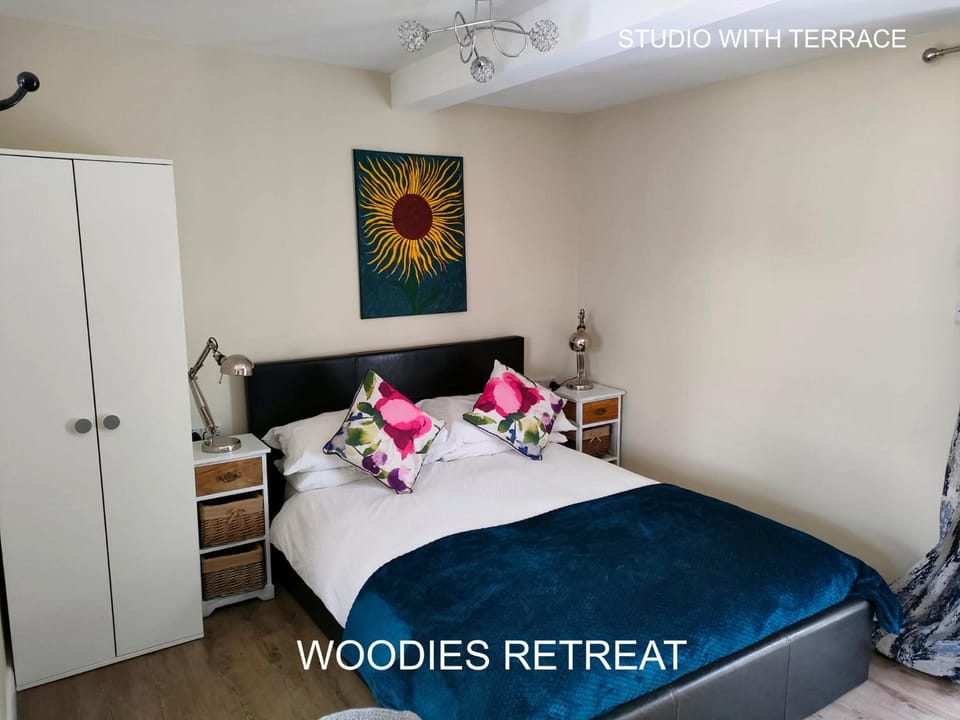 Bed, Bedroom, heating, wardrobe