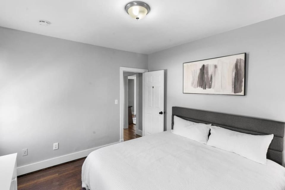 Cozy Bedroom next to SCSU and Yale Vacation rental in New Haven