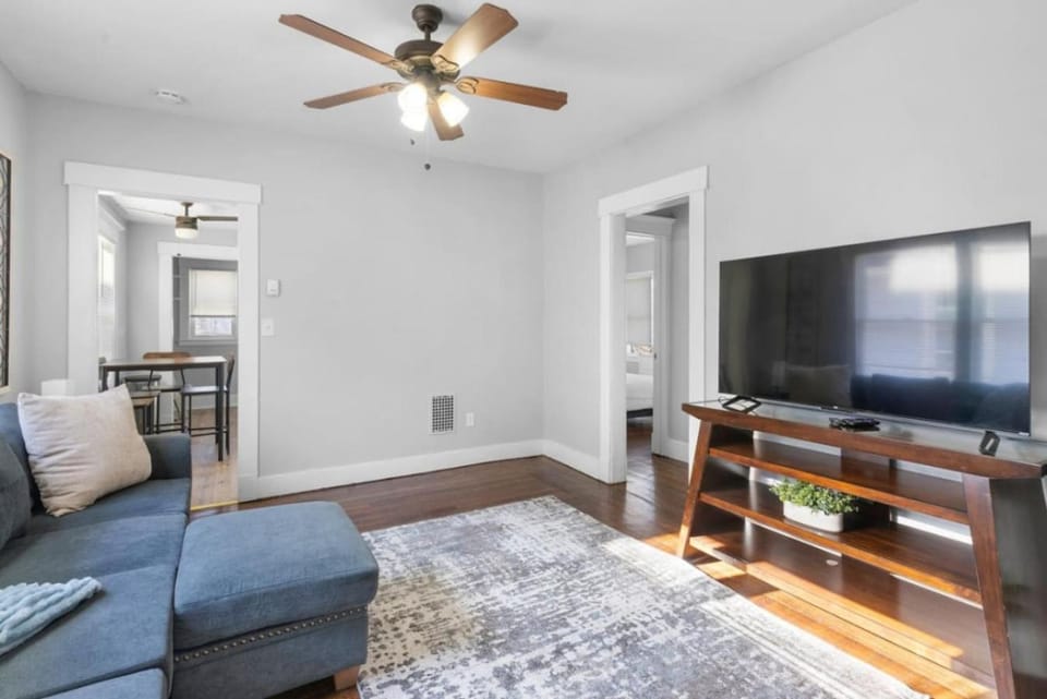 Cozy Bedroom next to SCSU and Yale Vacation rental in New Haven