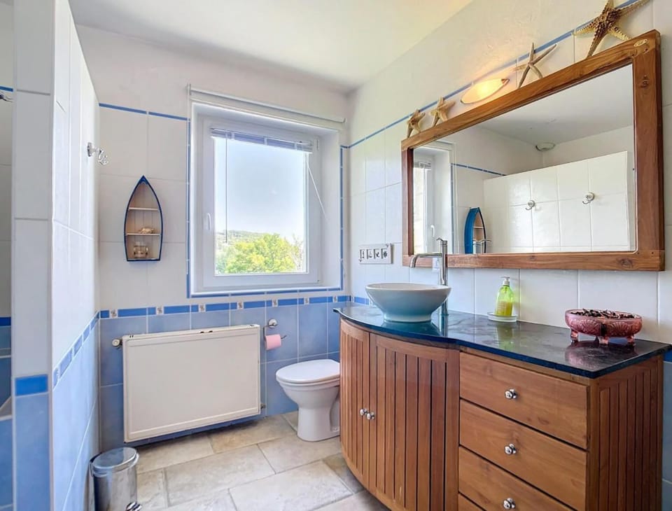 Le Prieuré beautiful 4 bedroom stone apartment with pool Apartment in Occitanie