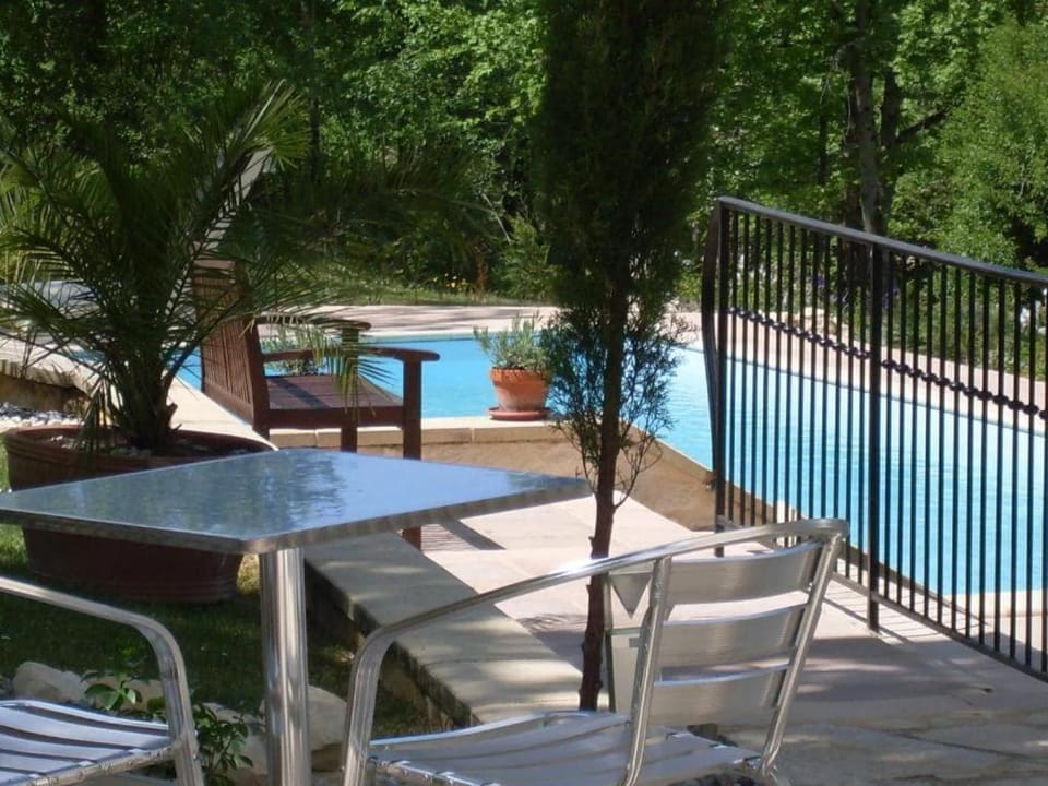 Le Prieuré beautiful 4 bedroom stone apartment with pool Apartment in Occitanie
