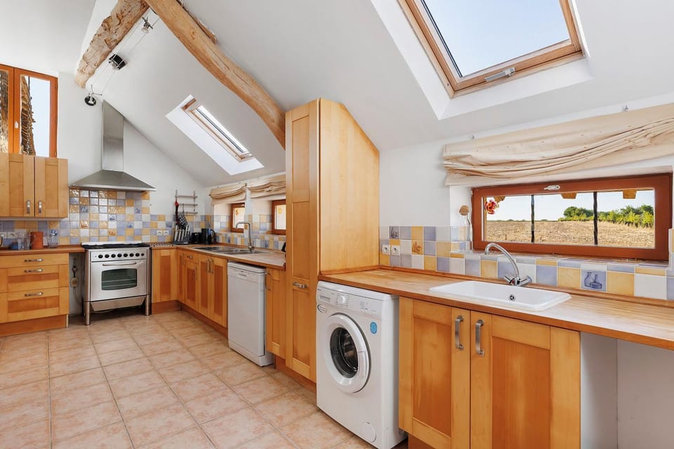 Property building, Kitchen or kitchenette, Living room