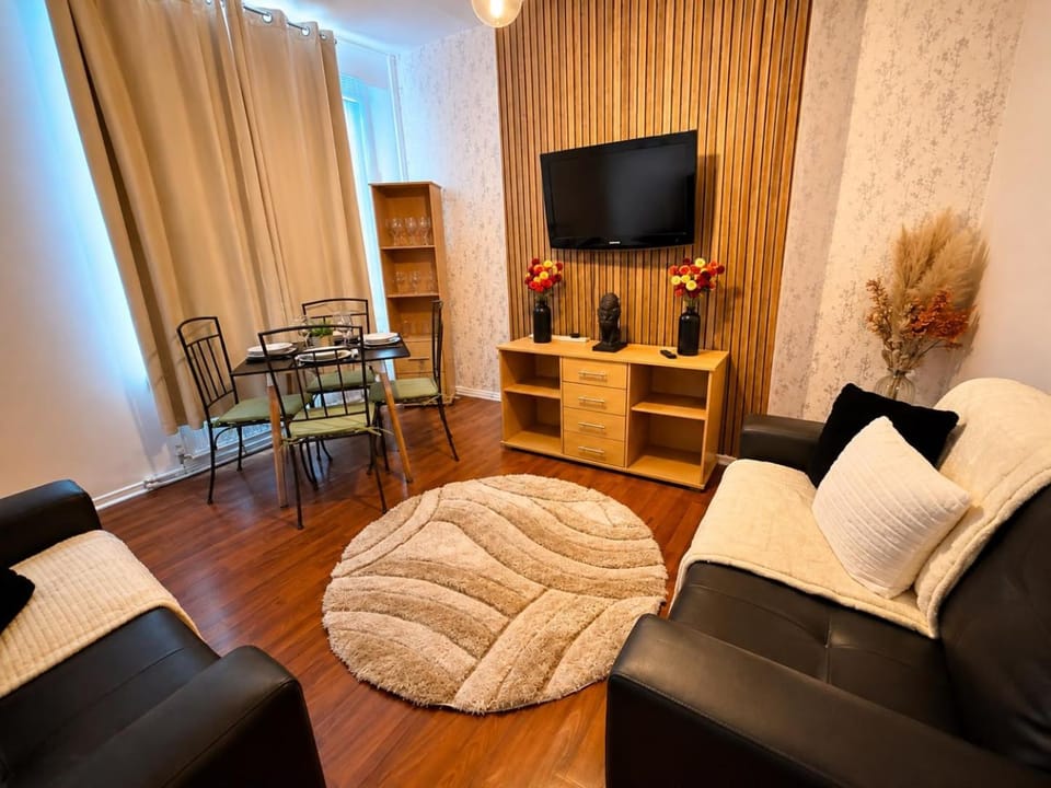 House 10 minutes from the Center Apartment in Liverpool