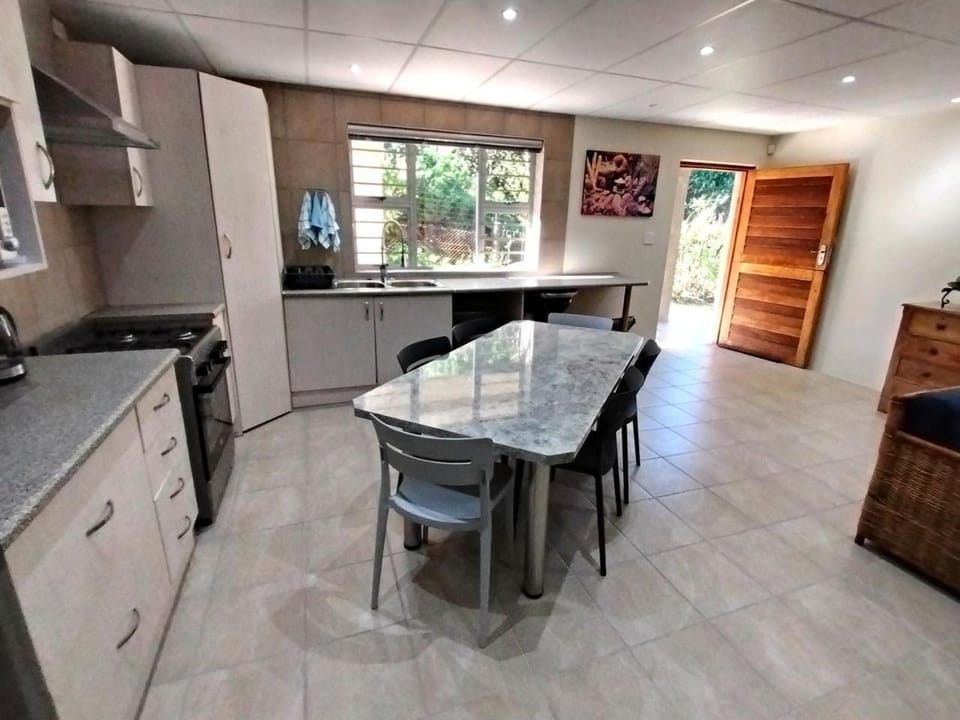 Ce-la-vie Apartment in Port Elizabeth